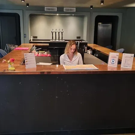 Boutique Cote D'azur מלון 4*