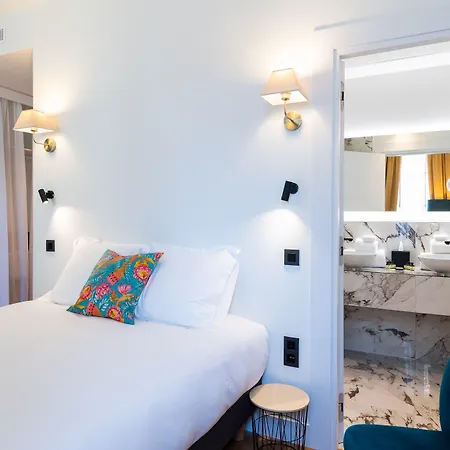 Boutique Cote D'azur מלון 4*