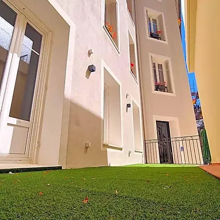 Boutique Cote D'azur מלון 4*