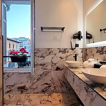 Boutique Cote D'azur מלון 4*
